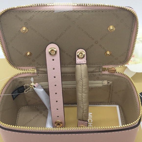 MICHAEL KORS GIFTABLES MEDIUM JEWELRY CASE - Picture 7 of 8